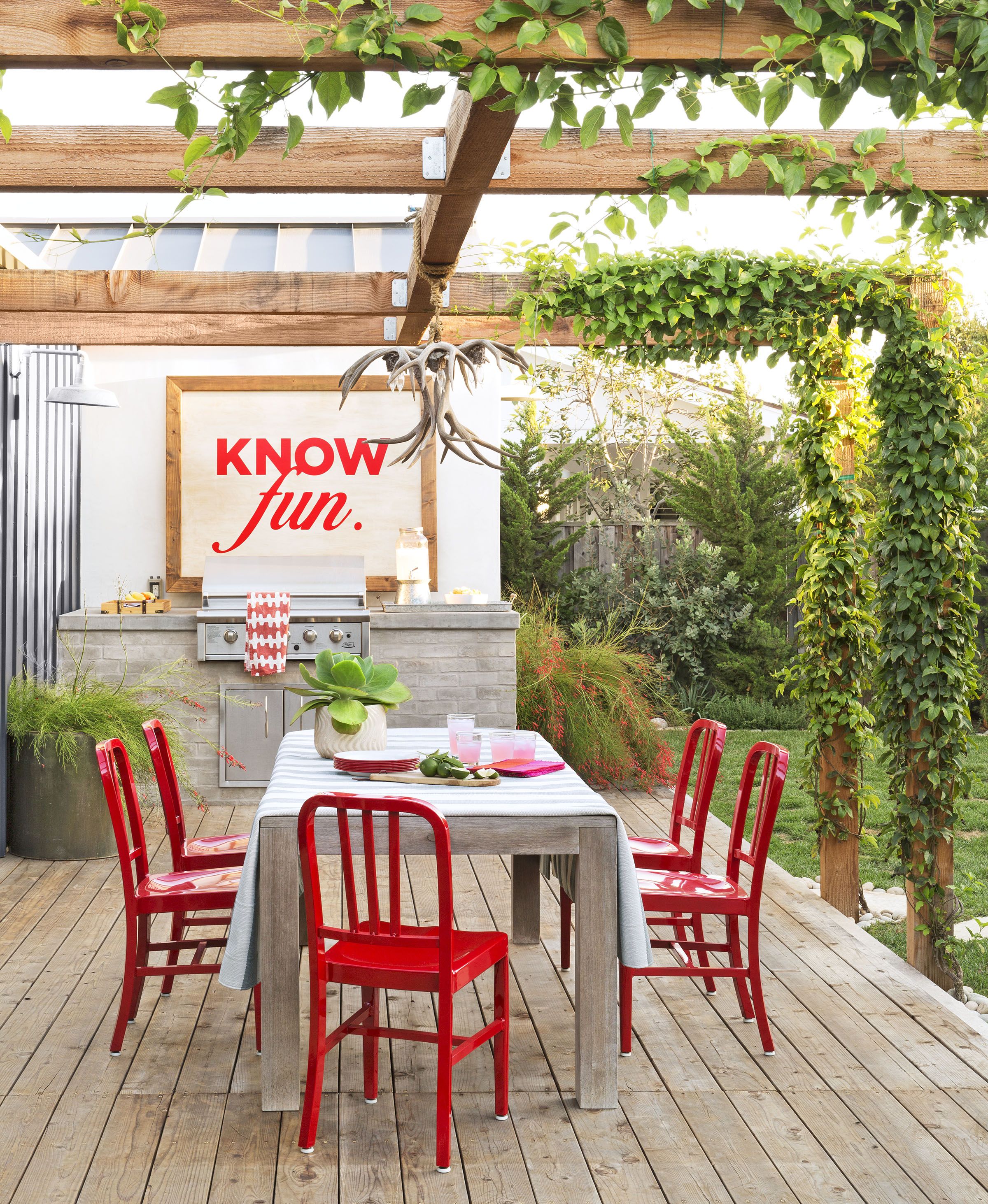 Fun and functional outdoor kitchens