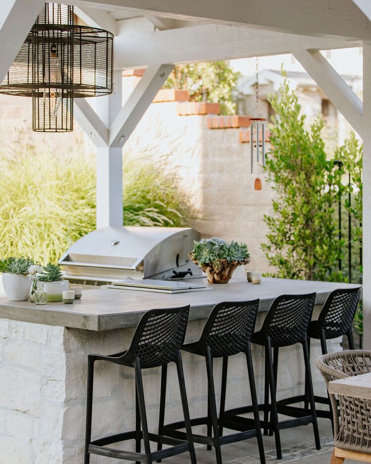 Outdoor Room Decor - Pictures of Beautiful Outdoor Living Rooms and Kitchens