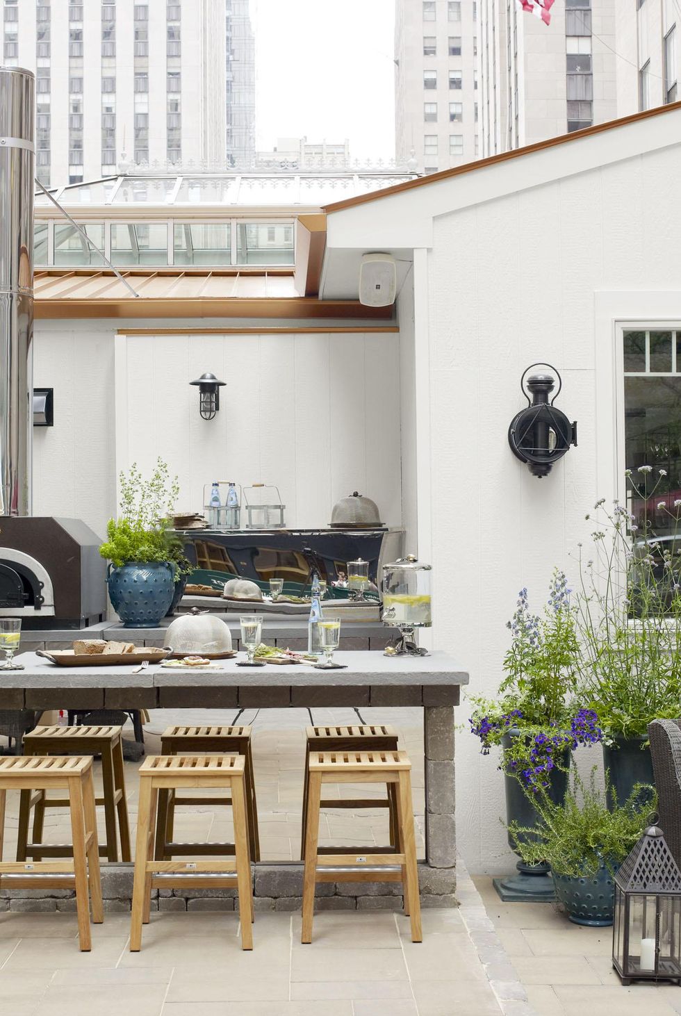 Building an Outdoor Kitchen - 10 Things to Know First