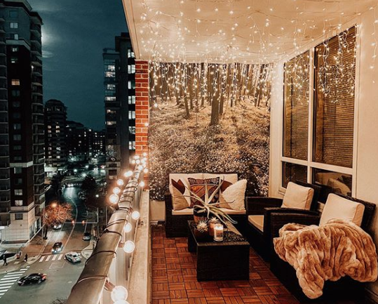 https://hips.hearstapps.com/hmg-prod/images/outdoor-lighting-ideas-icicle-lights-1582834266.png