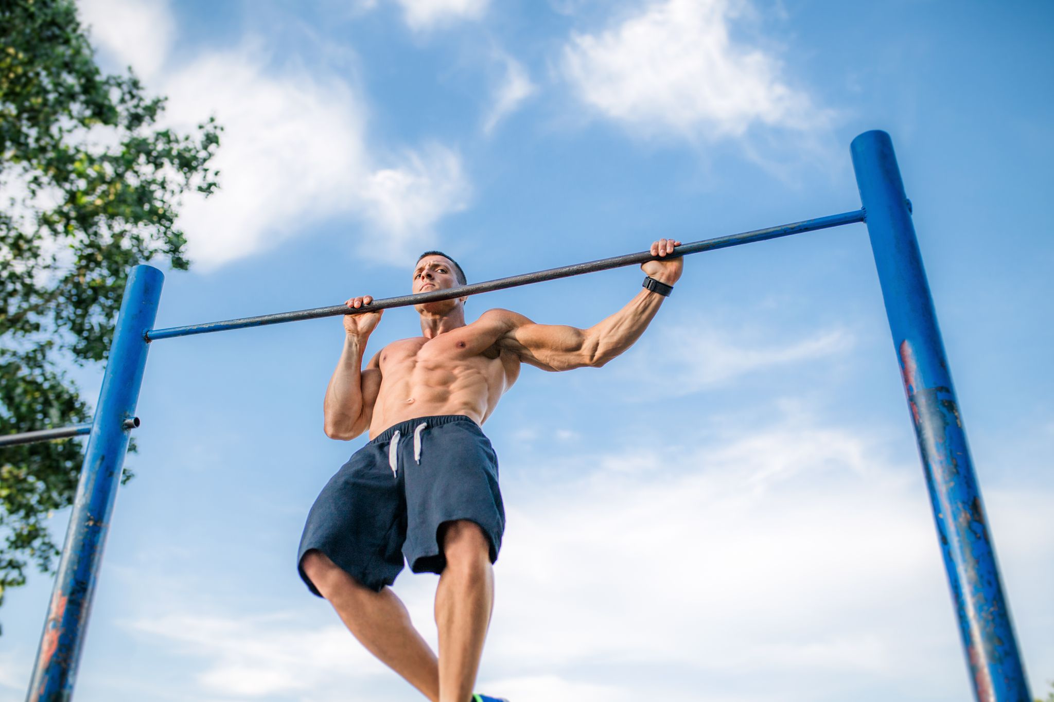 Follow These 4 Tips If Master the Pull-Up Is On Your Bucket List