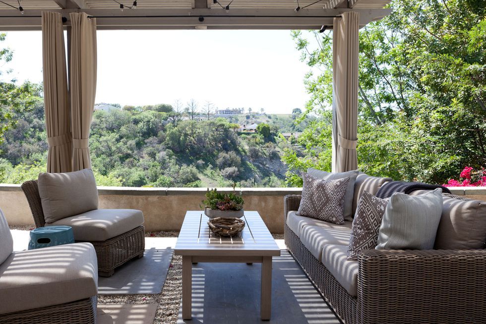 27 Beautiful Outdoor Room Ideas For Fall And Beyond
