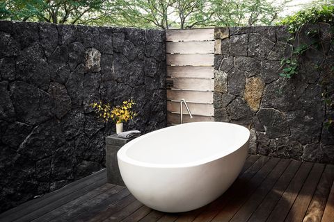 outdoor bathtub design ideas
