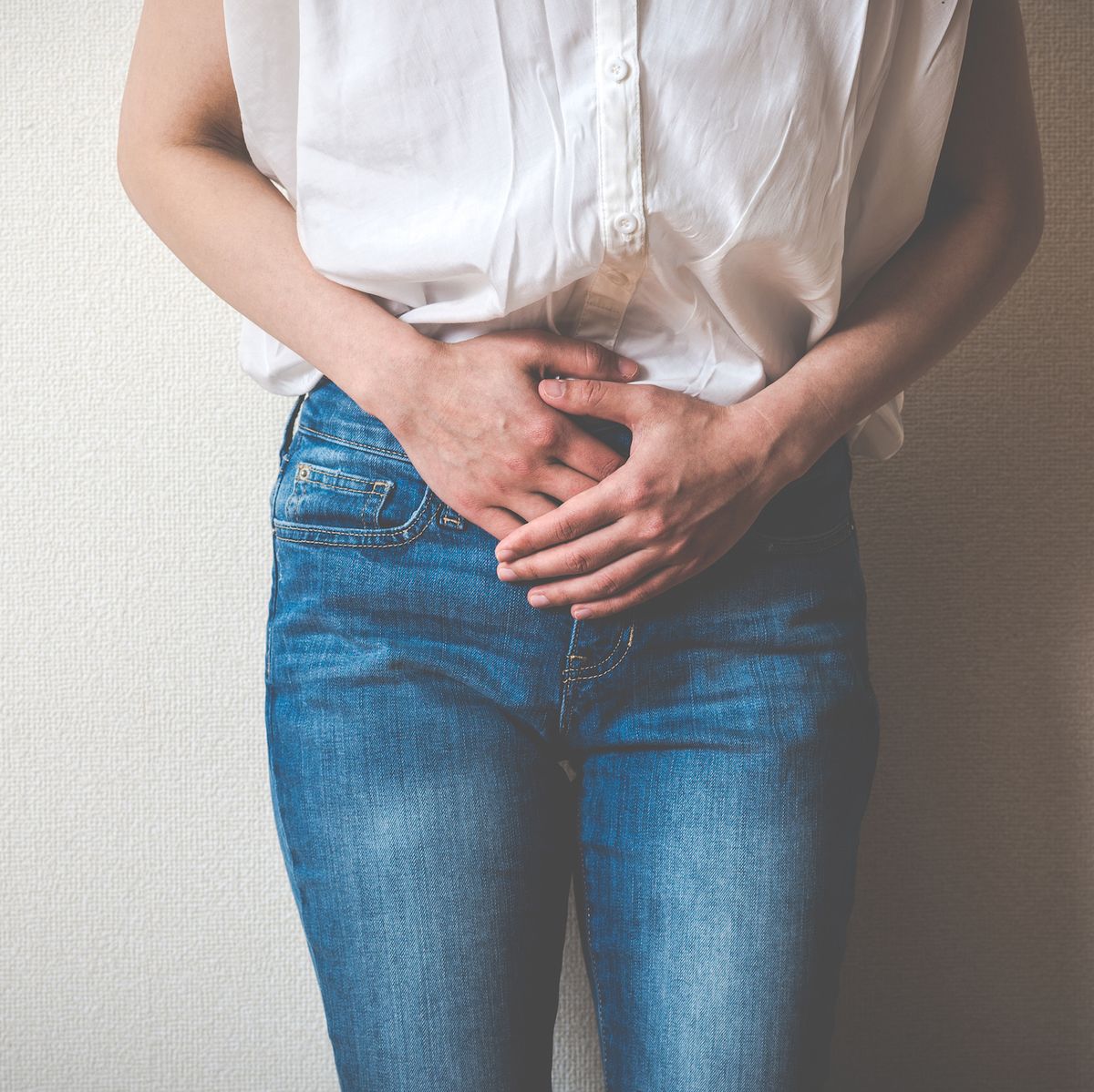 Ovarian Cyst Symptoms - How To Know If You Have An Ovarian Cyst