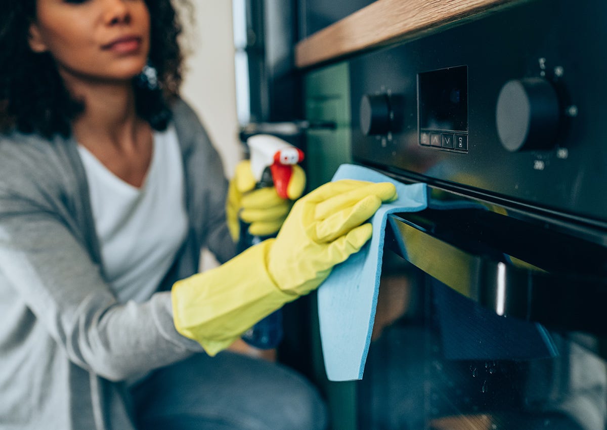 How To Clean Ovens How To Easily Clean Oven Racks And Oven Door 