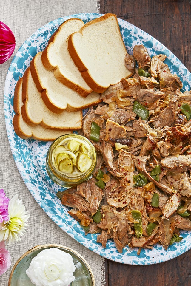 https://hips.hearstapps.com/hmg-prod/images/over-roasted-pulled-pork-cl-0918-1533663776.jpg?crop=0.9987515605493134xw:1xh;center,top&resize=640:*