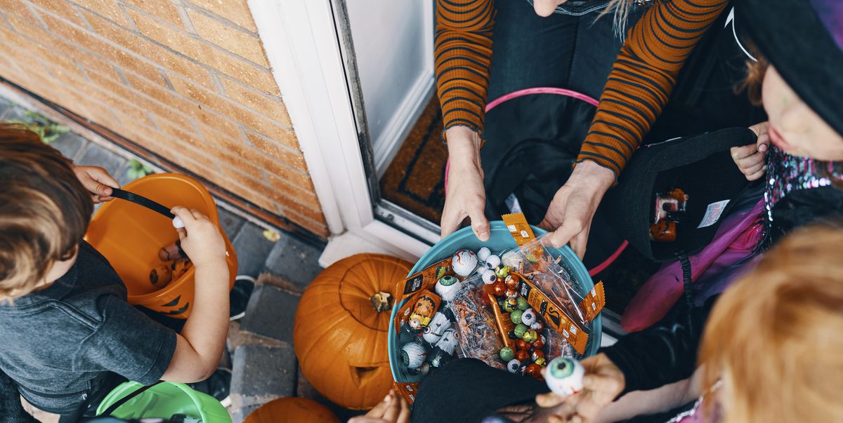 20 PeanutFree Candies For Halloween 2023 NutFree Candy Guide