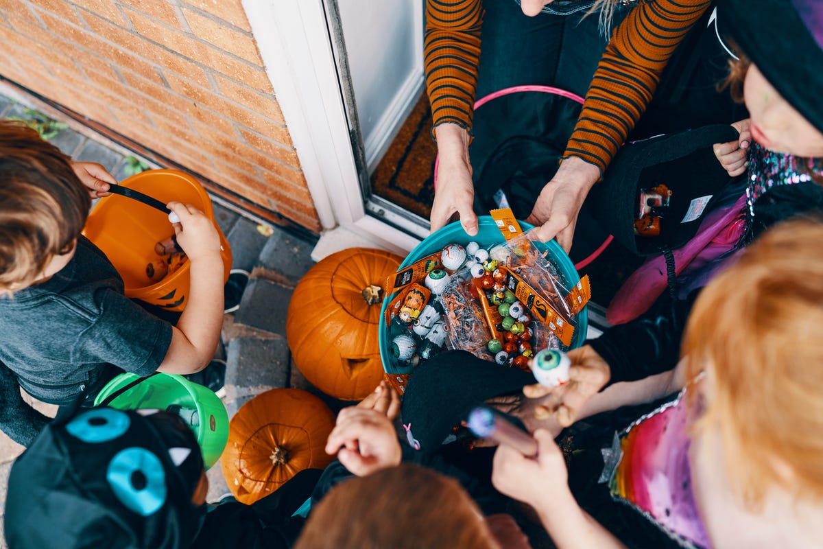 preview for Julia Tries ALL Of The Halloween Candy