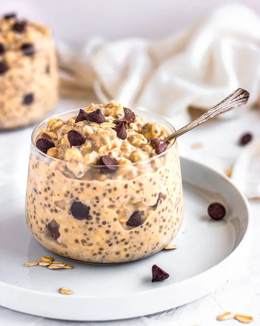 cookie dough overnight oats with chocolate chips