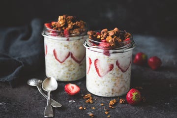 Overnight oats havermout ontbijt aardbeien