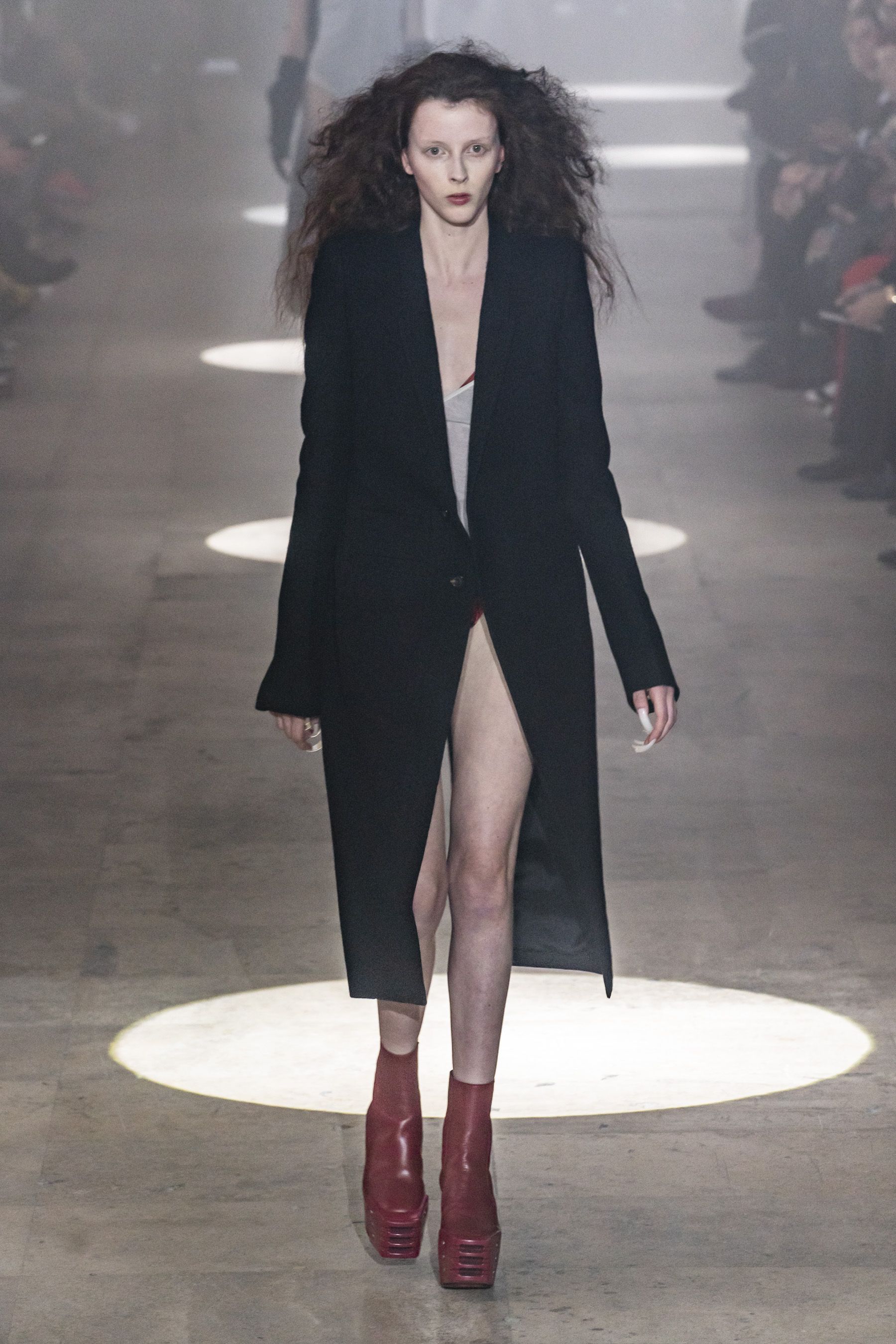 リック オウエンス」（RICK OWENS）｜2019秋冬NY、ロンドン