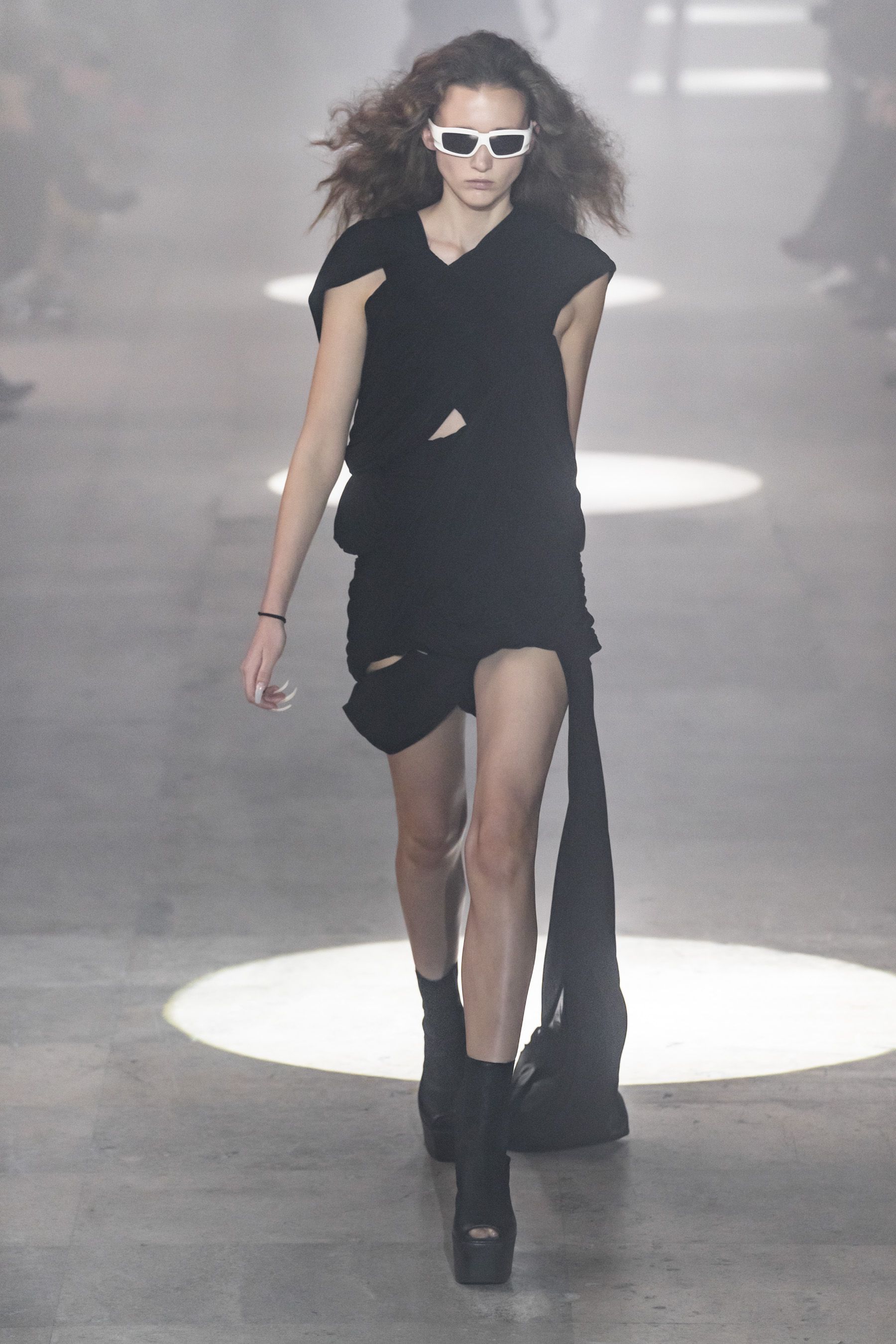 リック オウエンス」(RICK OWENS)|2019秋冬NY、ロンドン リック オウエンス」(RICK OWENS)|2019秋冬NY、ロンドン