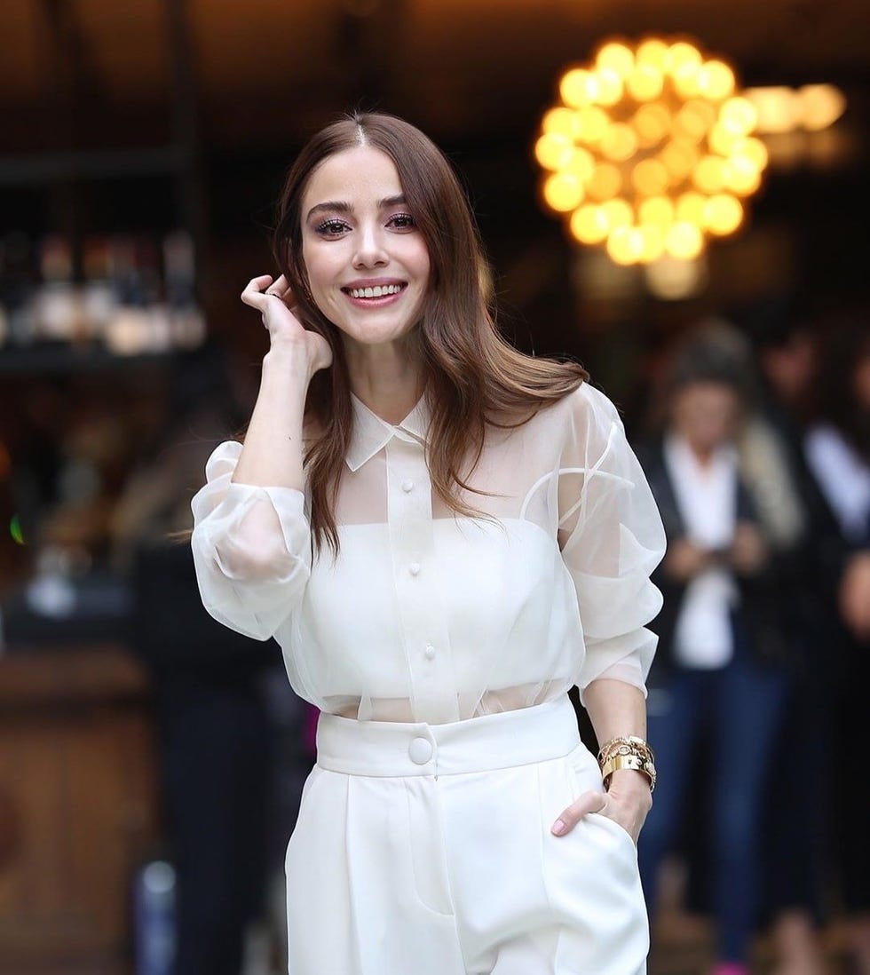ozge gurel nueva serie con can yaman