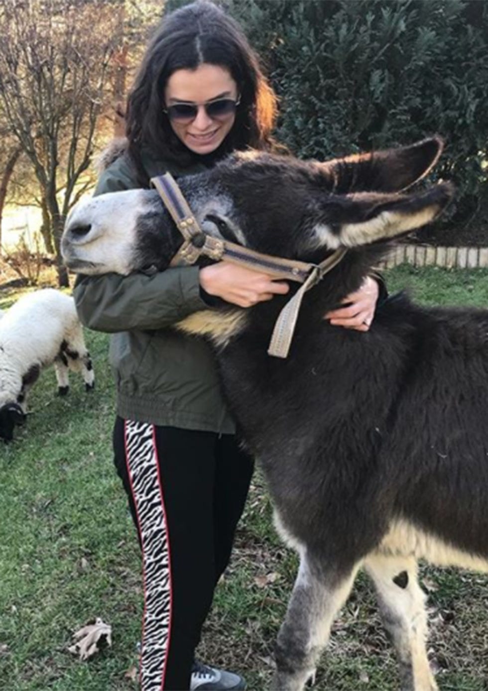 Özge Özpirinçci, así es la actriz protagonista de 'mujer'
