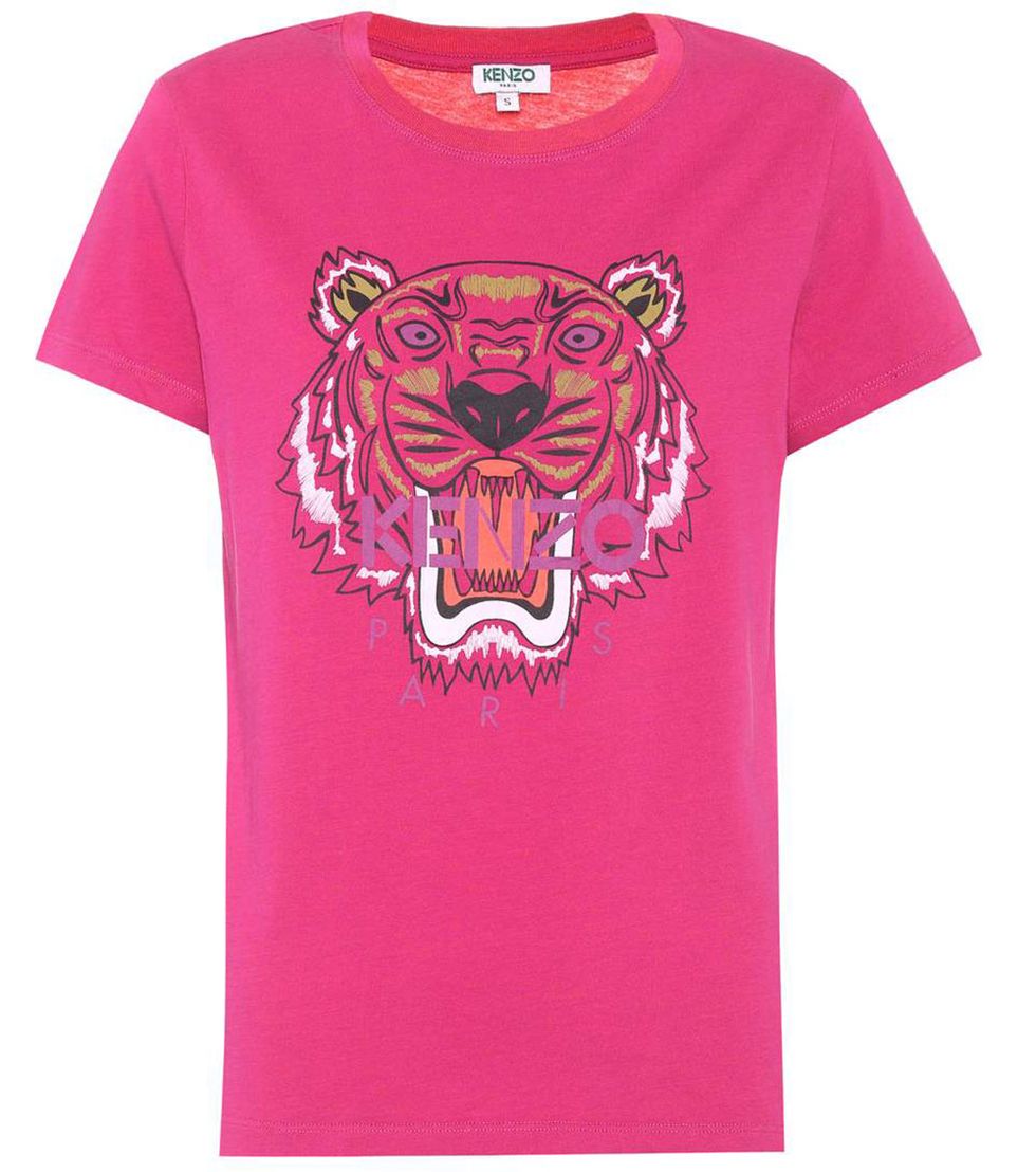 T-shirt, Clothing, Pink, White, Active shirt, Sleeve, Product, Magenta, Felidae, Top, 