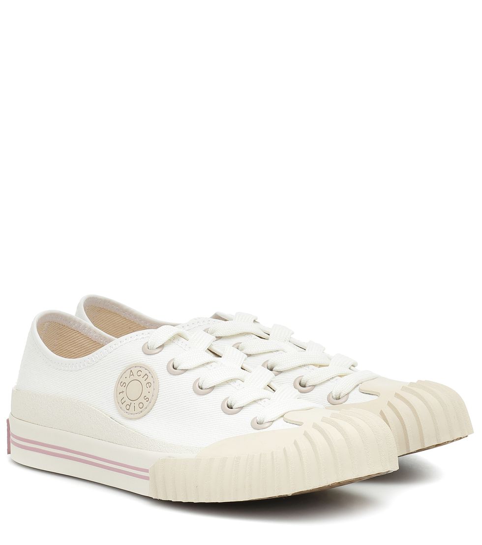 小白鞋 white sneakers