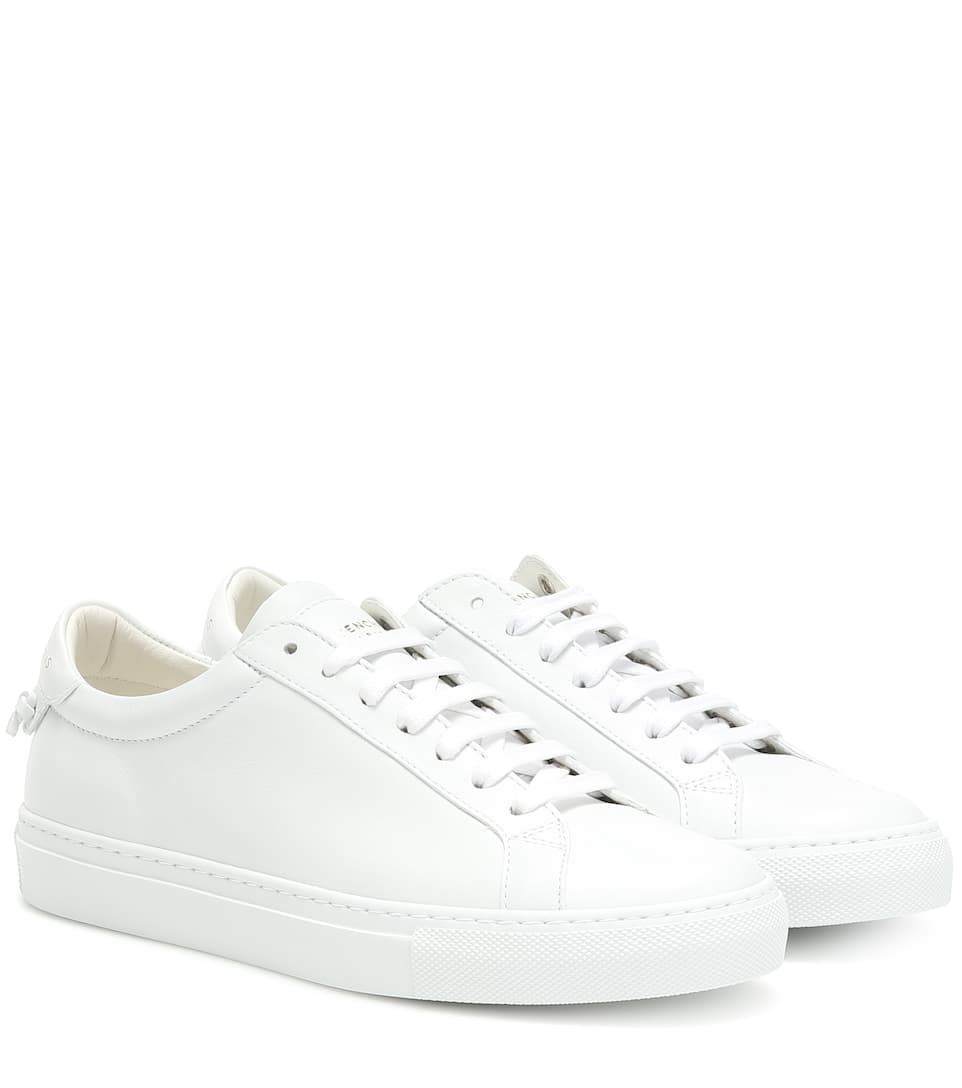 小白鞋 white sneakers