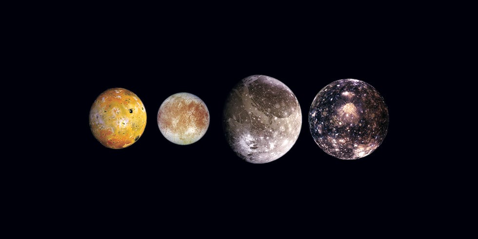De vier grootste manen van Jupiter Io Europa Ganymedes en Callisto