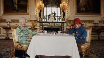 queen elizabeth and paddington bear