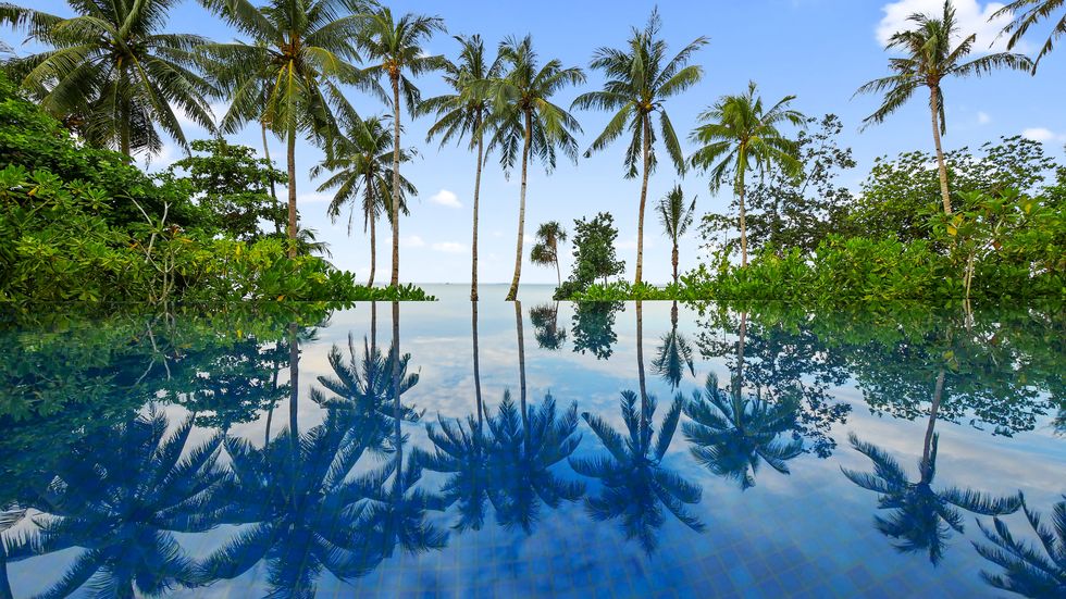 暫別城市喧囂的印尼海島天堂：前往「民丹島瑞僖敦酒店」感受叢林與海岸的赤足奢華