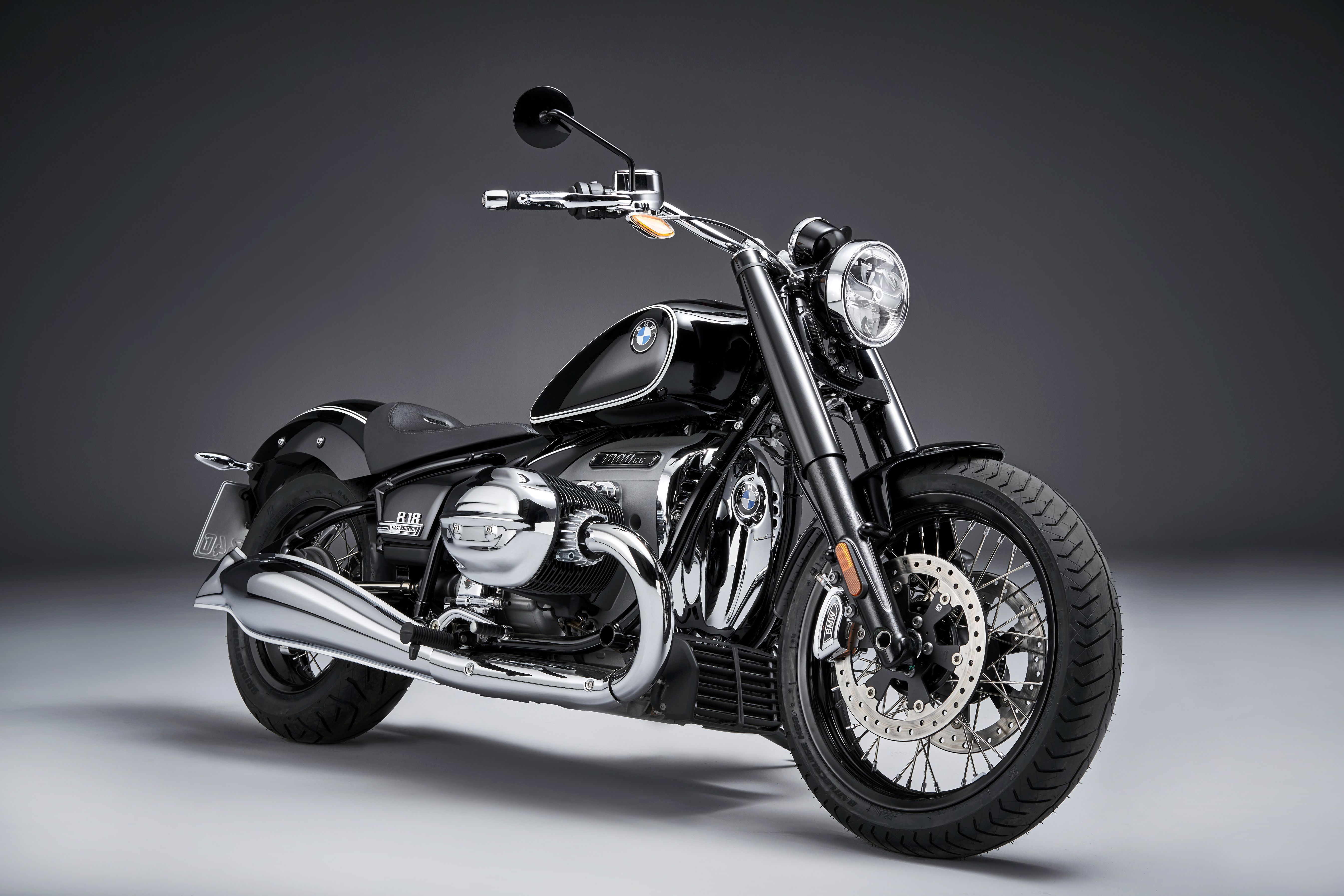 BMW R 18 Cruiser Motorcycle Is Big, Beautiful, but Must Battle Harley
