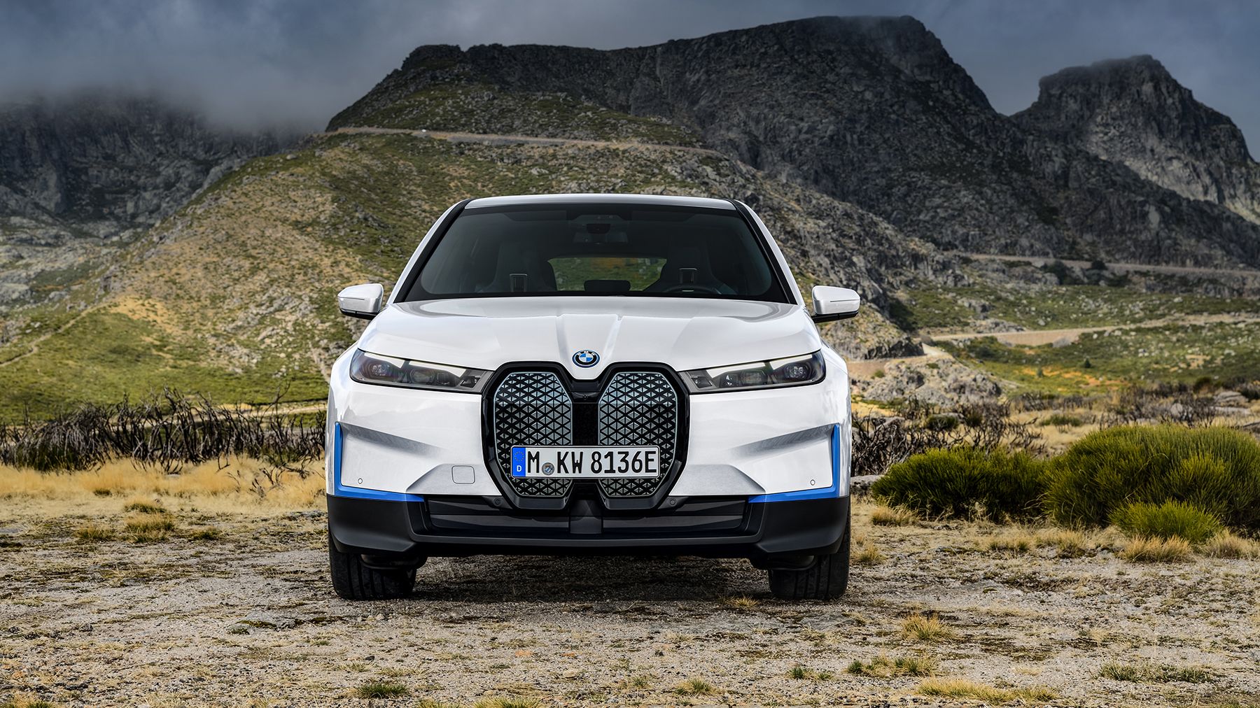 2022 BMW iX review - Radical all-electric BMW SUV is a sign of things to  come, Drive