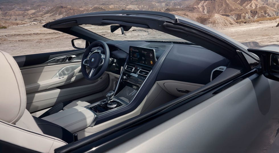 2023 bmw 8 series convertible interior