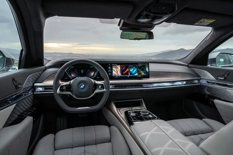 Бмв х7 фото салона 2023 BMW i7 and 7-Series: Everything You Need to Know