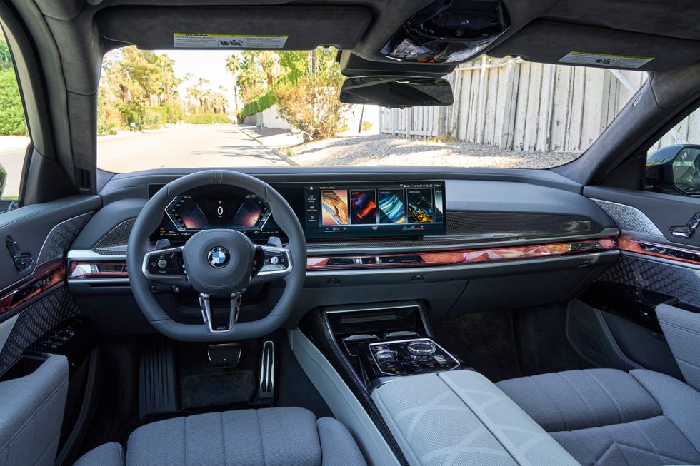 2023 BMW 760i xDrive: Overshadowed by the i7 but Still Much Improved