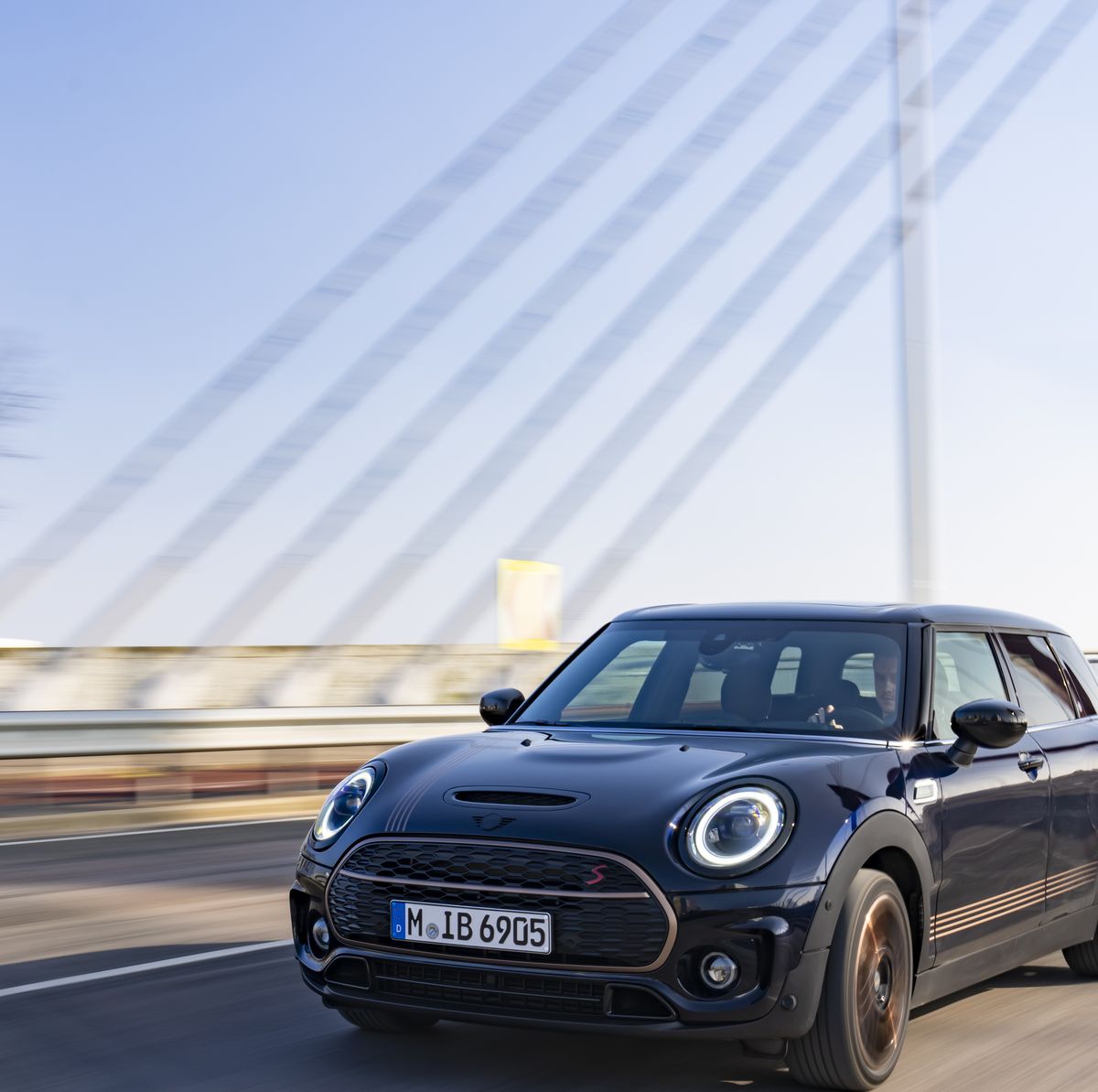 2024 Mini Clubman Costs an Arm and a Leg to Celebrate the Past