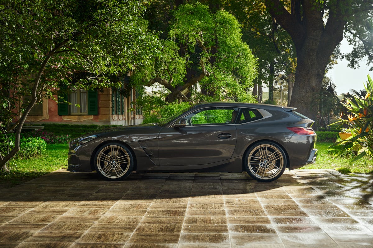 www.roadandtrack.com