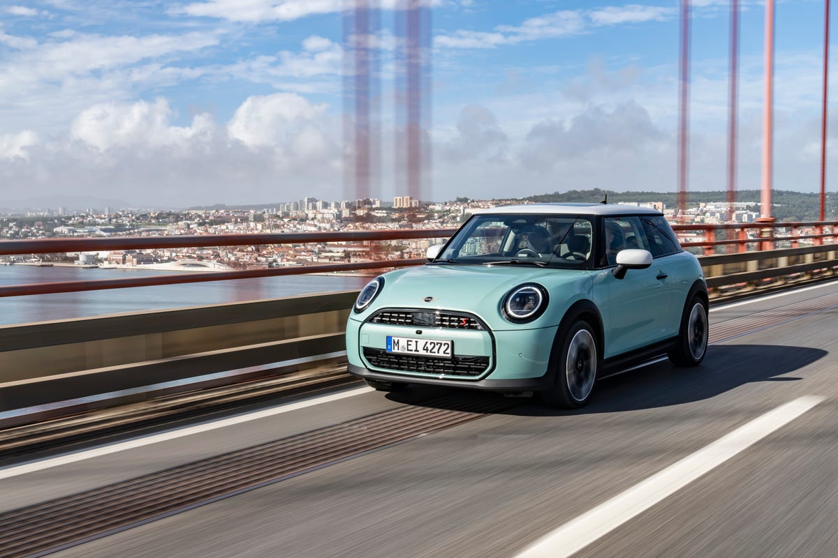 The 2025 Mini Cooper S Is Speeding to Maturity