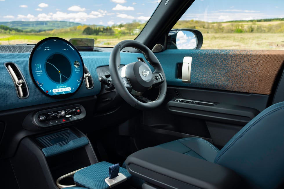 inside the new mini countryman