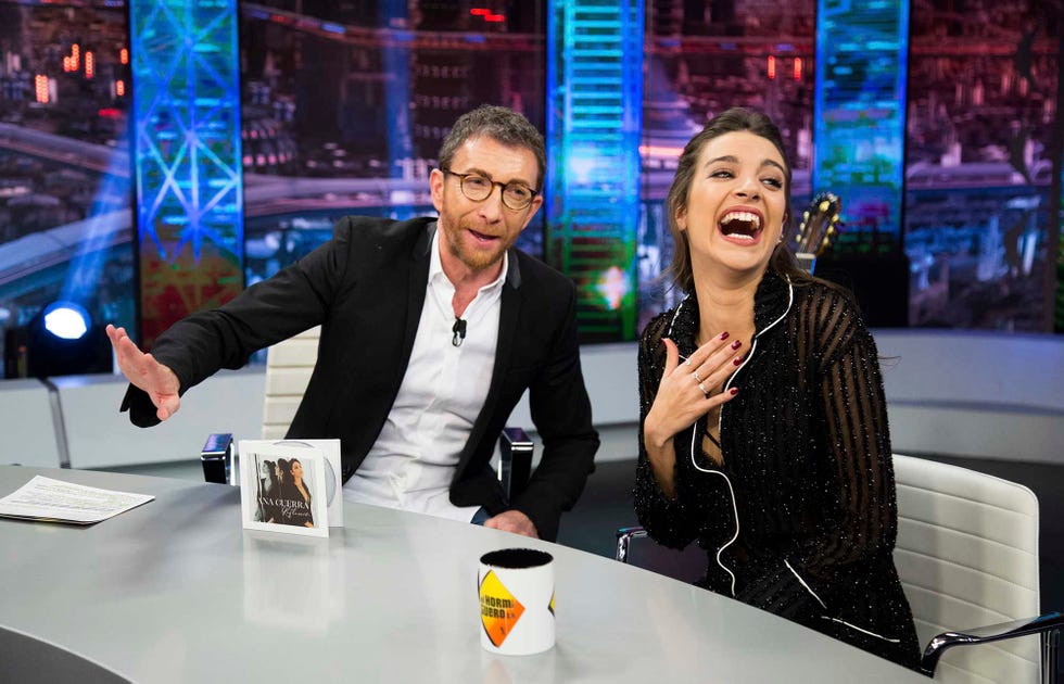 Pablo Motos con Ana Guerra en El Hormiguero