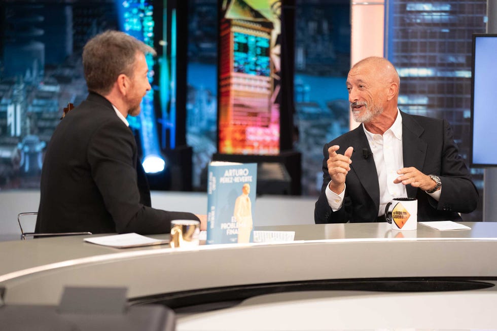 pablo motos y arturo perez reverte