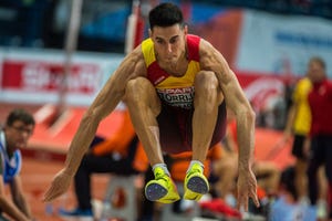 pablo torrijos compite en la with de triple salto de los europeos de belgrado en el año 2017