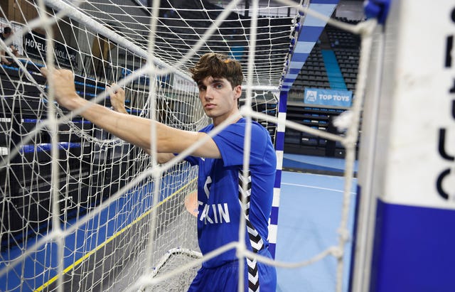 e pablo urdangarin como nuevo jugador del granollers de balonmano
