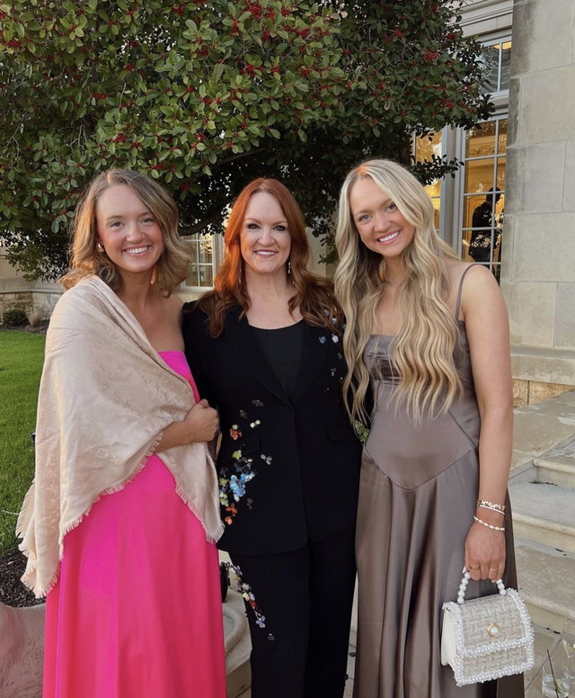 The Pioneer Woman - Ree Drummond - Alex's dress. Comes in several