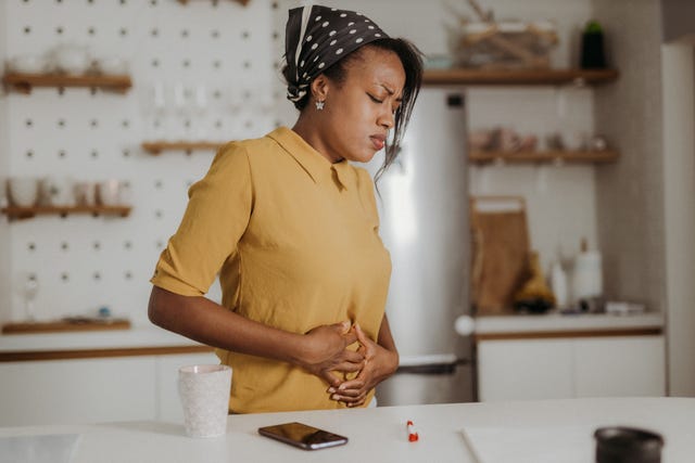 10-causes-of-stomach-pain-after-eating-according-to-doctors