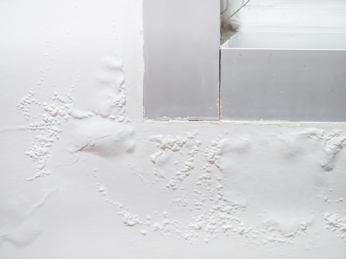 What Causes Bubbling Paint on Walls: Easy Ways to Fix