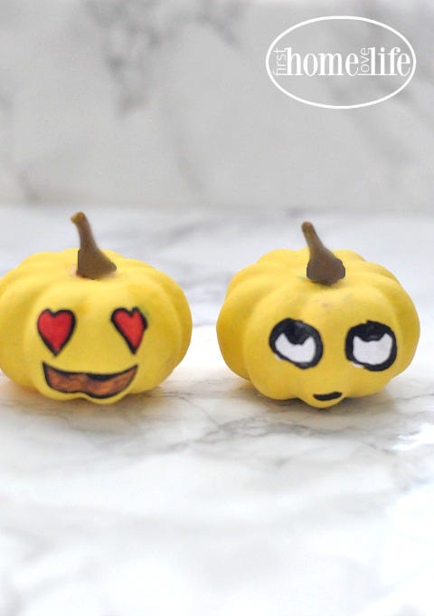 Facial expression, Yellow, Food, Smile, Fruit, Emoticon, Plant, Smiley, Apple, Earrings, 