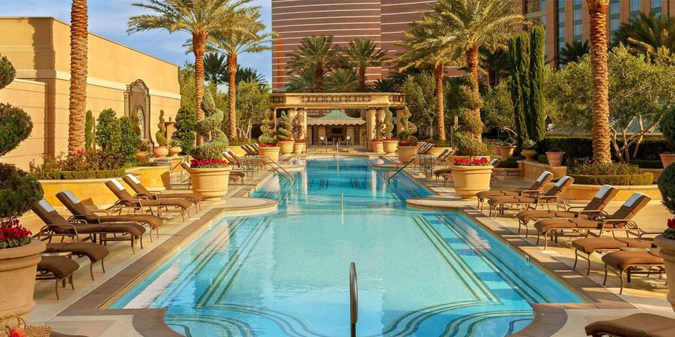 Best Pools in Las Vegas, Lazy River and Wave Pools - Top Pools [2019]