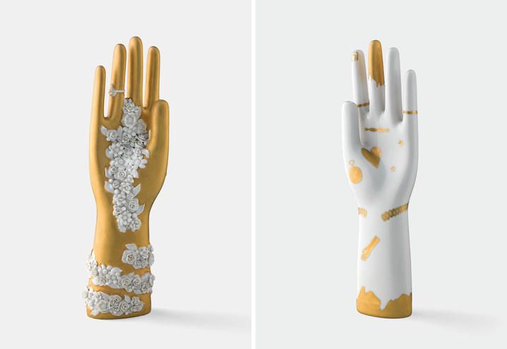 Finger, Yellow, White, Personal protective equipment, Gesture, Safety glove, Sports gear, Beige, Thumb, Glove, 