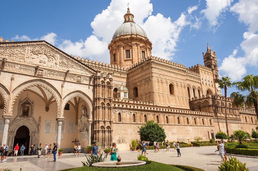 De kathedraal van Palermo vertoont een mix van verschillende bouwstijlen van Normandisch tot gotisch en Moors