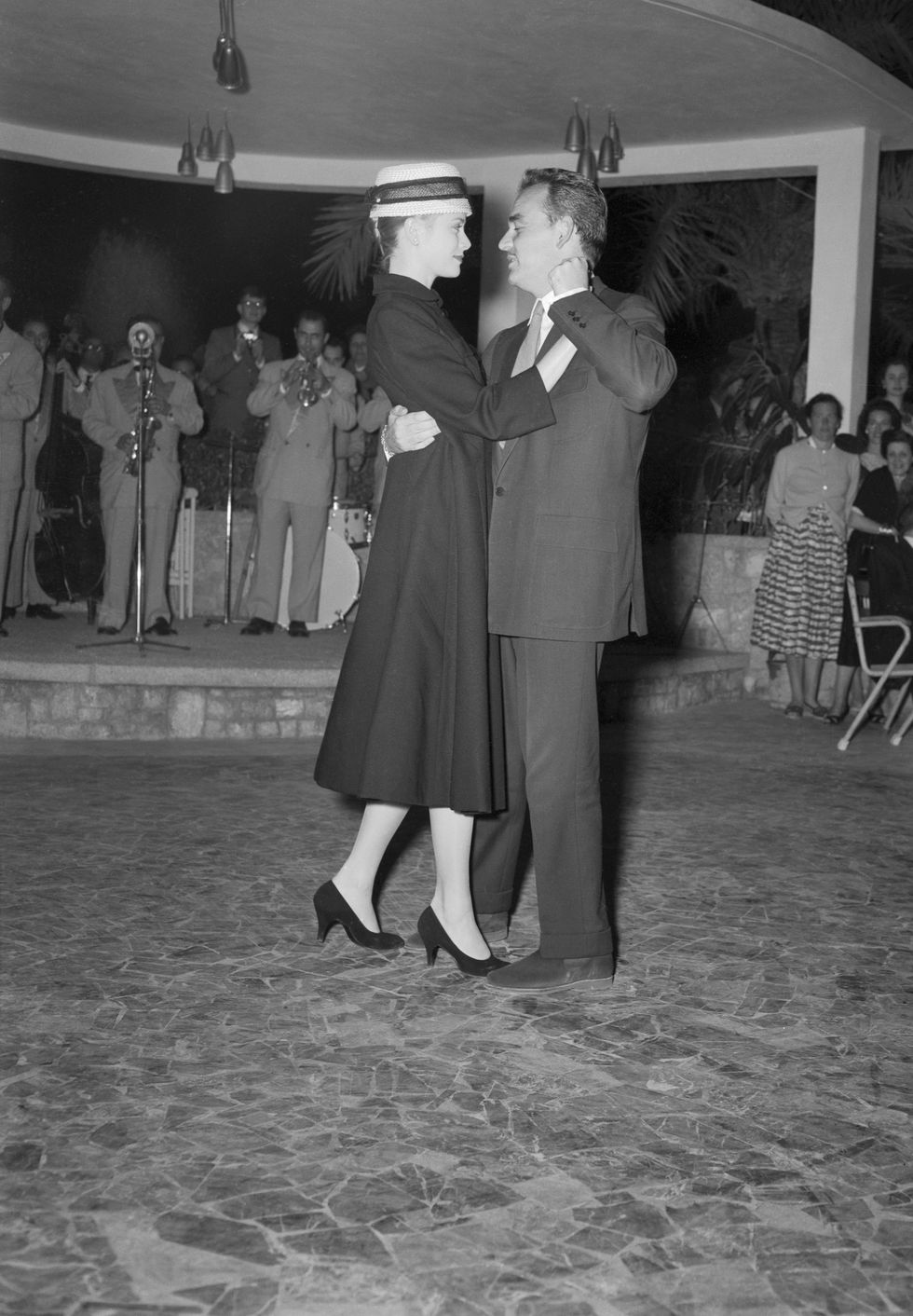 prince ranier and grace kelly dancing