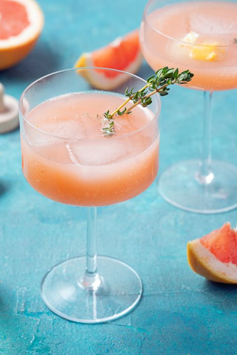 paloma cocktail with grapefruit and tequila