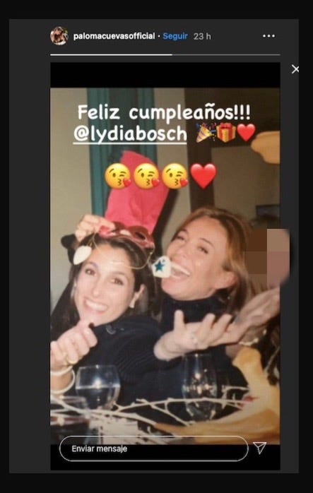 foto de paloma cuevas y lydia en navidad
