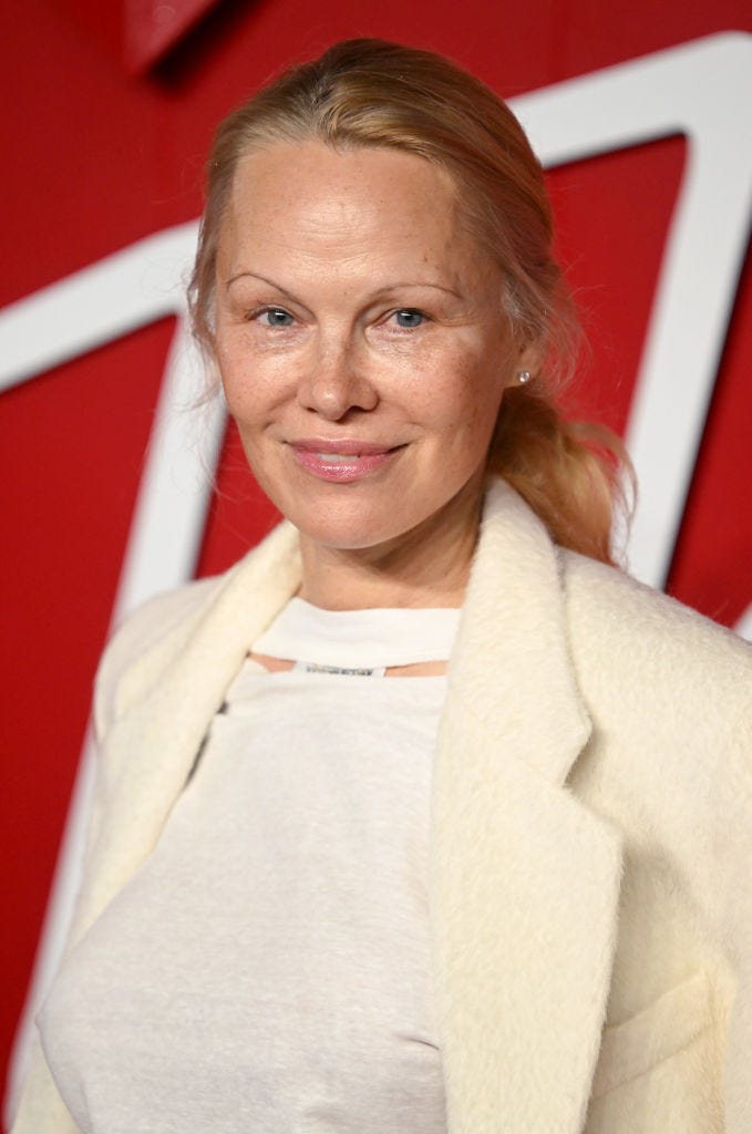 Pamela Anderson Has Glowing Skin In No-Makeup Red Carpet Pics