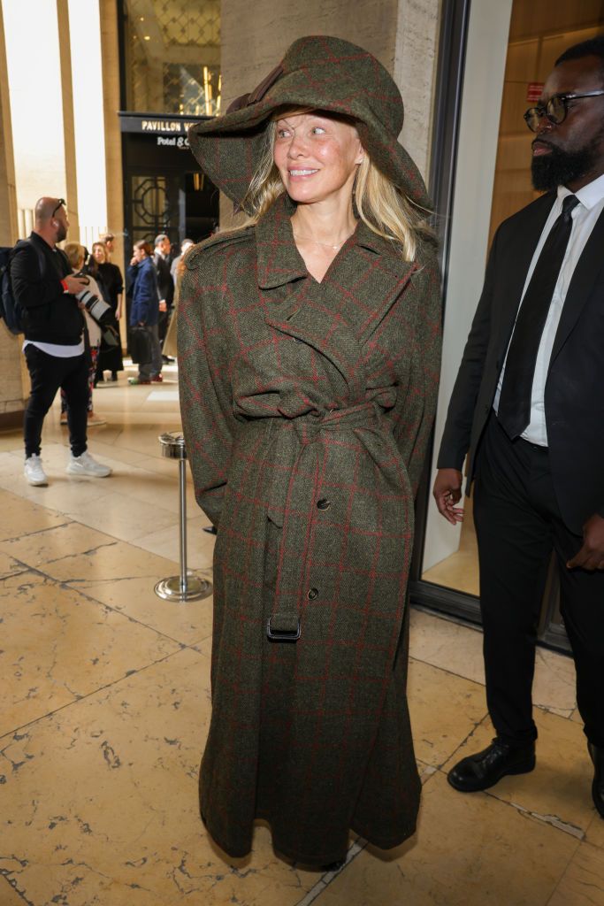 Pamela Anderson Goes Makeup-Free at Paris Fashion Week