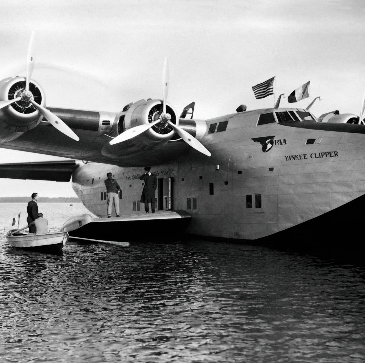 https://hips.hearstapps.com/hmg-prod/images/pan-americain-airways-yankee-clipper-is-seen-after-landing-news-photo-1604016066.?crop=0.705xw:1.00xh;0.293xw,0&resize=1200:*